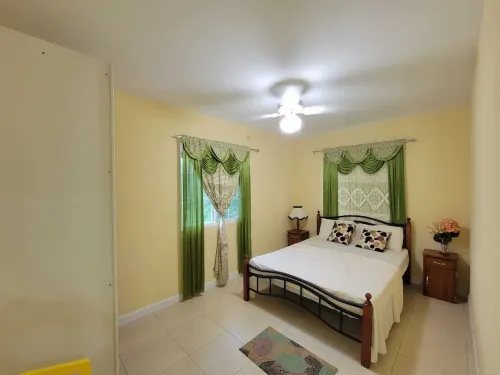 Mandarin Housing Vacation Package Các khách sạn ở Sangre Grande