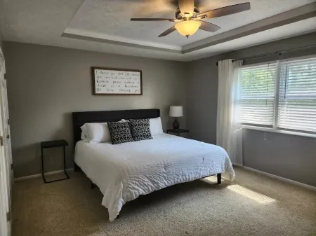 Spacious Home with Pool Hot Tub and Arcade Games . Great Quiet and Safe Location