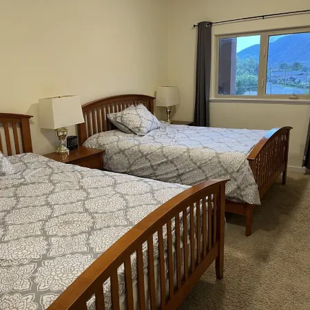Large Lakefront 3 Bed Condo With Gorgeous Osoyoos Lake and Mountain Views