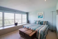 Cupecoy - Luxury 3 BR Condo - Beachfront Resort