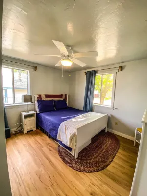 Cozy 4 Bedroom Cabin by the Lake Hotels near Tillie Creek