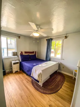 Cozy 4 Bedroom Cabin by the Lake Отели рядом с достопримечательностью «оз. Изабелла»