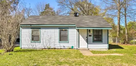 home- minutes aways from casinos and airport Отели рядом с достопримечательностью «R. W. Norton Art Gallery»