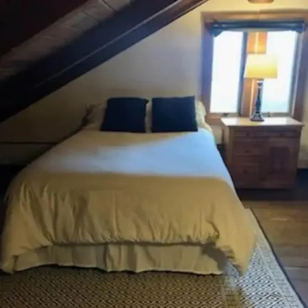 Amazing Lake & Mountain views Gunstock Ski Chalet.