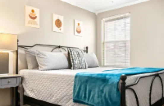 2025 Special! 3BR, Sleep 8- 2 King Beds, 4 Full Beds