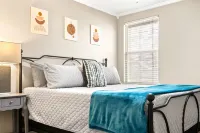 2025 Special! 3BR, Sleep 8- 2 King Beds, 4 Full Beds