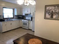 Cozy 2-Bedroom Apartment - Close To It All!