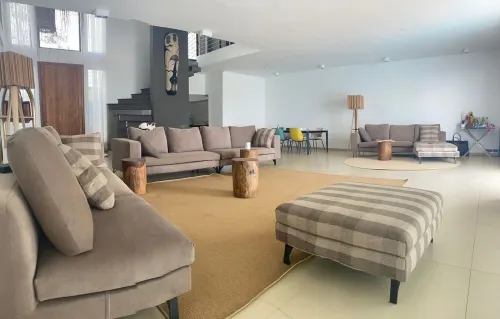 Seaside villa with pool Hotels in Ngaparou