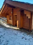 Very pretty, all-inclusive, family chalet (50 m from the slope)