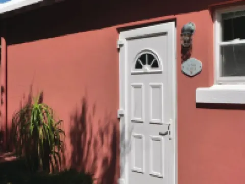 Sand Pebble 1 Bdrm Apt on Marley Beach w/ ocean views & steps to private beach Hotels in Warwick