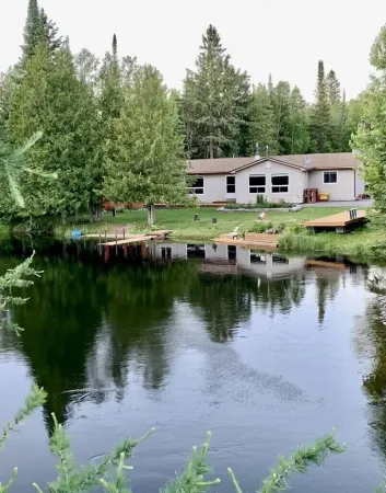 Enchanting three bedroom river front cottage