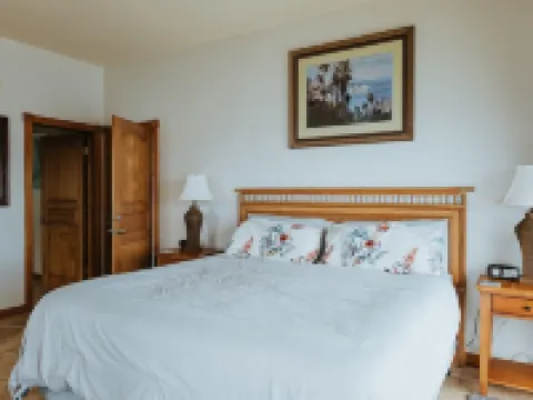 Private Waterfront 5 Bedroom Villa! Stunning views from every room! โรงแรมในนอร์ทไซด์