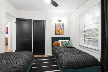 Modern Cottage - City Center