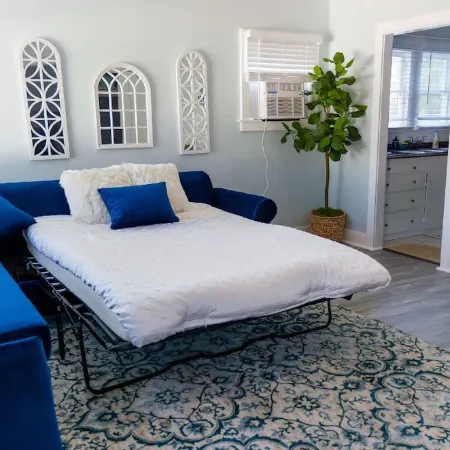 Cozy and Peaceful Get-a-way Home
