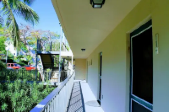 On the Water with Style, 5 minute walk to Beach along the Marina