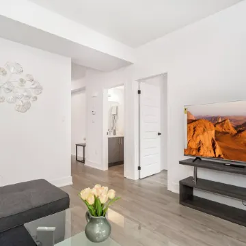 Cozy Getaway in Uptown Waterloo