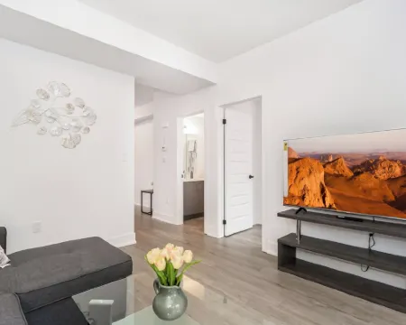 Cozy Getaway in Uptown Waterloo Hotels in Waterloo