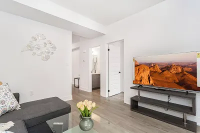 Cozy Getaway in Uptown Waterloo Hotels near Rushes Restaurant