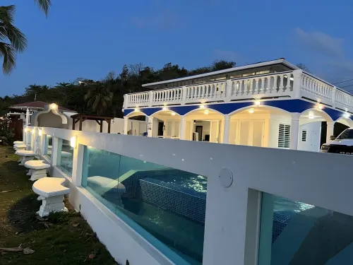 Costa Azul Beach House Hotels in Guaniquilla