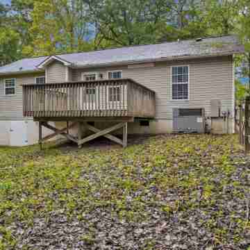 Charming & Modern Home / Prime Location / Sleeps 8 Hotel Exterior