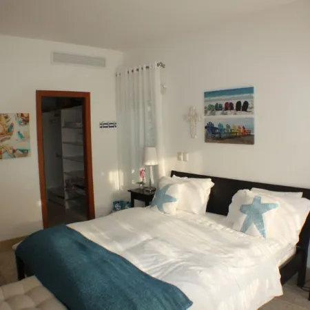 Beachfront Luxury 1 BDR Apt. Sleeps Up To 4 @ Balcones Del Atlantico