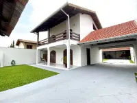 Casa Caiobá! 4 Quartos com Ar-cond., 4 Vagas de Estacionamento, Amplo Quintal! Hotels in Matinhos