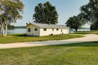 Take a Break at Lakeside Acres on Lake Sinissippi