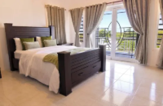 Zen is Private, Tranquil,  and Perfectly Located near Shoal Bay Beach!