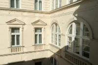 D50 ホテル 英雄広場周辺のホテル