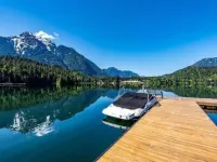 Newly renovated, walking distance to amenities, close to many outdoor activities Hotels near Needle Peak