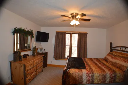 Private Mountain Top Cabin on Blue Ridge Parkway; Amazing View of 7 NC/VA cities