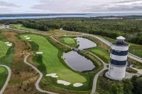 Friday Harbour Prime Location - Luxurious Lakeside Escape