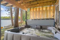 Lake House with HOT TUB/Pet-Friendly/Trail Access/WIFI
