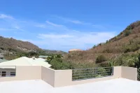 Charming 1-bedroom apt with AC and WiFi in Clarkescourt Bay near to the Marina. Hotels in Petit Calivigny