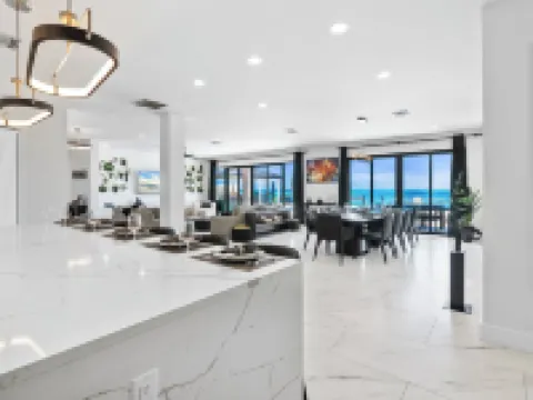 KPOW on the Beach - Brand New 5 bedroom Luxury Beachfront House! Hotels in Steventon
