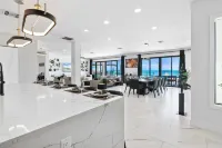 KPOW on the Beach - Brand New 5 bedroom Luxury Beachfront House!