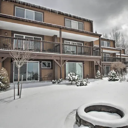 Slopeside Burke Mountain Condo w/ Fireplace!