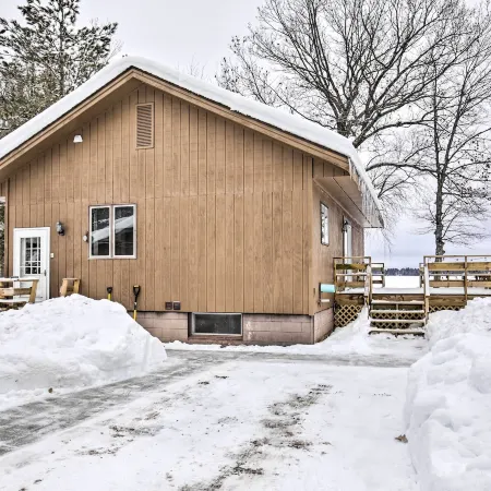 Lakefront Mercer Home Private Dock and Kayaks!