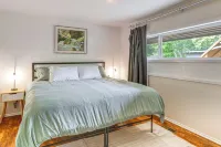 Pregame Pool Matches, 1 Mi to UO Campus - Bungalows