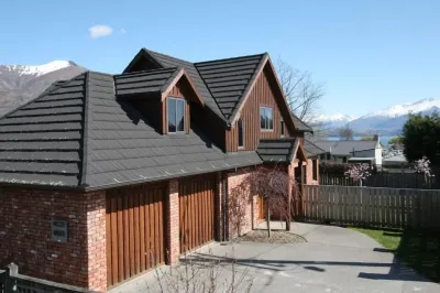 Enviable downtown Wanaka location. Room for  up to 9 guests