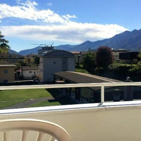 Ascona Lodge, Pool & Garden Retreat