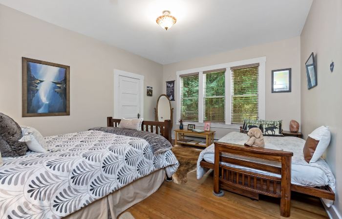 Mountain Meadows Inn & Chalet Suites