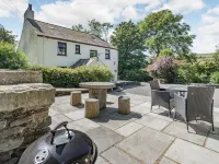 Thimble Cottage Hotels in Pennington