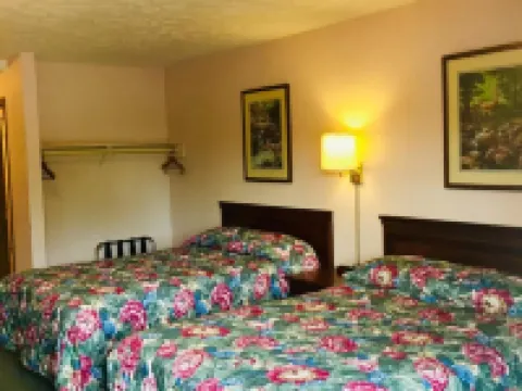 Mountain Country Motor Inn Hotels in Stone County
