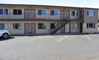 Silver Sands Motel
