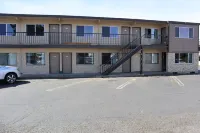 Silver Sands Motel