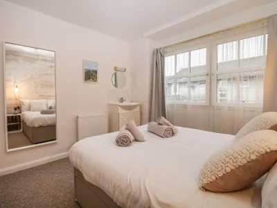 Dixon Court Hotel di 