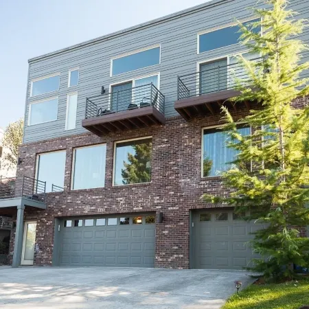 New Condo Downwider with Hot Tub, Minutes Away from the Columbia River Gorge by RedAwning