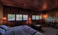 Roycroft Inn Hotels in East Aurora