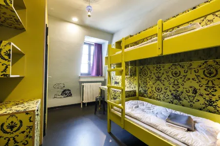 Youth Hostel Würzburg Отели в г. Райхенберг
